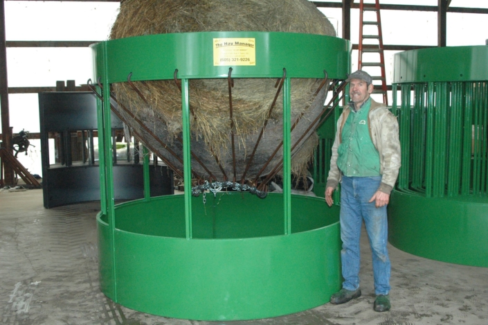 the hay manager hay bale feeder